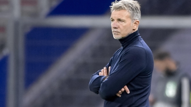 epa11624859 Lazio's head coach Marco Baroni looks on during the UEFA Europa League match between Dynamo Kyiv and Lazio in Hamburg, Germany, 25 September 2024.  EPA/FABIAN BIMMER