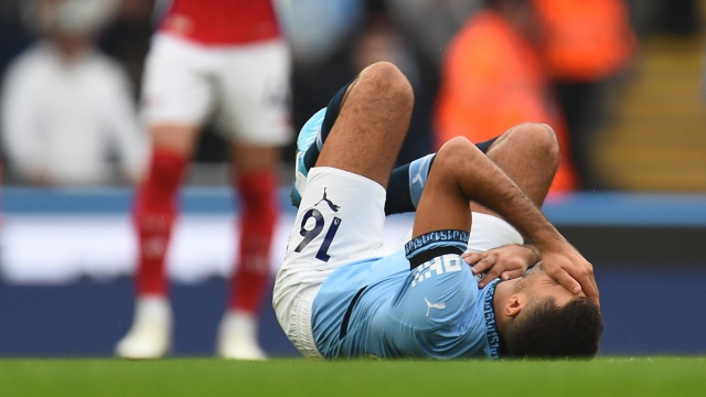 epa11628313 (FILE) - Manchester City's Rodri on the ground during the English Premier League match between Manchester City and Arsenal in Manchester, Britain, 22 September 2024 (re-issued 27 September 2024). Rodri will miss the remaining 2024/25 season following an anterior cruciate ligament surgery (ACL), Manchester City manager Guardiola confirmed on 27 September 2024.  EPA/PETER POWELL EDITORIAL USE ONLY. No use with unauthorized audio, video, data, fixture lists, club/league logos, 'live' services or NFTs. Online in-match use limited to 120 images, no video emulation. No use in betting, games or single club/league/player publications.