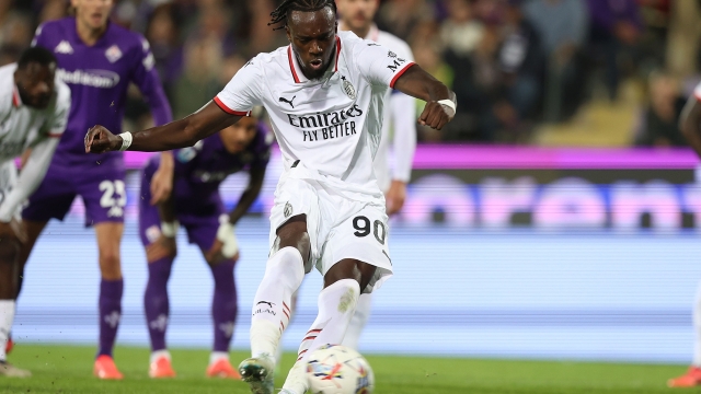 FLORENCE, ITALY - OCTOBER 6: Tammy Abraham of AC Milan takes a penalty and fails to score during the Serie match between Fiorentina and Milan at Stadio Artemio Franchi on October 6, 2024 in Florence, Italy. (Photo by Gabriele Maltinti/Getty Images)