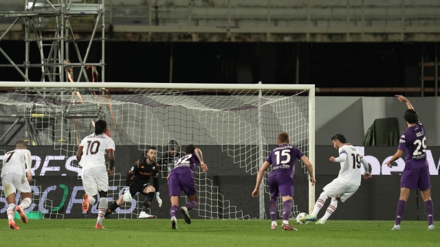 Fiorentina?s goalkeeper David De Gea saves a penalty kick of Milan's Theo Hernandez during the Serie A Enilive 2024/2025 match between Fiorentina and Milan - Serie A Enilive at Artemio Franchi Stadium - Sport, Soccer - Florence, Italy - Sunday October 6, 2024 (Photo by Massimo Paolone/LaPresse)