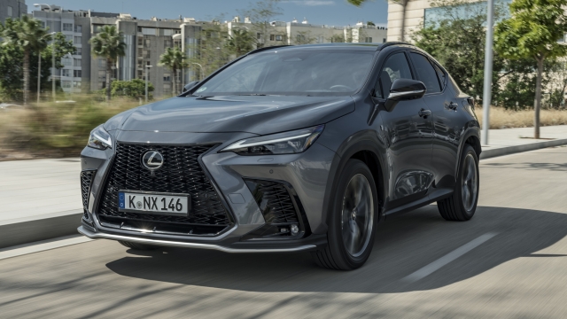 Lexus NX 450+