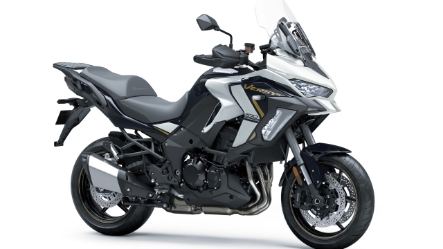 Kawasaki_Versys_1100_SE