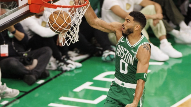 epa11676462 Boston Celtics forward Jayson Tatum dunks the ball during the first half of the NBA game between the Boston Celtics and the New York Knicks in Boston, Massachusetts, USA, 22 October 2024.  EPA/CJ GUNTHER  SHUTTERSTOCK OUT