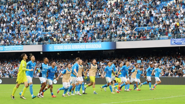 NAPLES, ITALY - OCTOBER 26: Napoli team celebrates after their victory during the Serie A match between Napoli and Lecce at Stadio Diego Armando Maradona on October 26, 2024 in Naples, Italy. (Photo by Francesco Pecoraro/Getty Images)