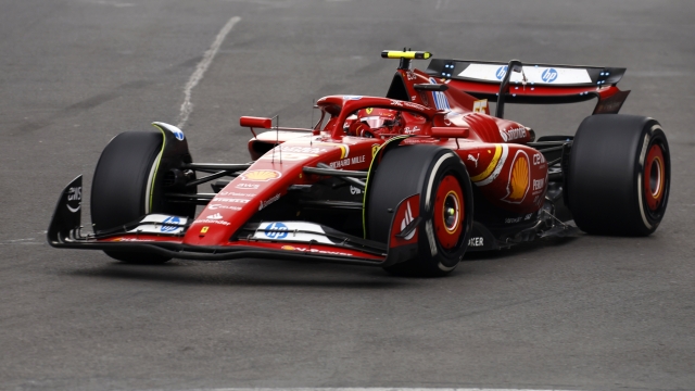 MEXICO CITY, MEXICO - OCTOBER 27: Carlos Sainz of Spain driving (55) the Ferrari SF-24 on track during the F1 Grand Prix of Mexico at Autodromo Hermanos Rodriguez on October 27, 2024 in Mexico City, Mexico. (Photo by Chris Graythen/Getty Images)