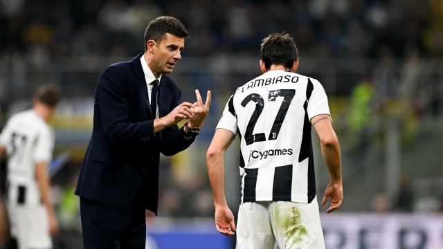 MILAN, ITALY - OCTOBER 27: Thiago Motta, Andrea Cambiaso of Juventus during the Serie A match between FC Internazionale and Juventus at Stadio Giuseppe Meazza on October 27, 2024 in Milan, Italy. (Photo by Daniele Badolato - Juventus FC/Juventus FC via Getty Images)