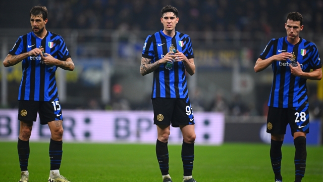 MILAN, ITALY - NOVEMBER 10: Francesco Acerbi, Alessandro Bastoni and Benjamin Pavard of FC Internazionale, in action, look on during the Serie A match between FC Internazionale and Napoli at Stadio Giuseppe Meazza on November 10, 2024 in Milan, Italy. (Photo by Mattia Ozbot - Inter/Inter via Getty Images)