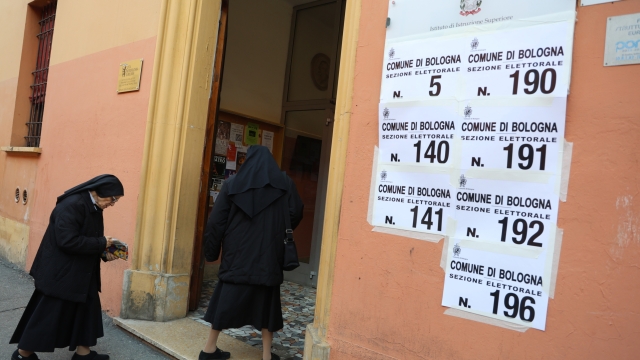 Bologna, Italia - Cronaca - 17 Novembre 2024 - Elezioni per nuovo presidente regione Emilia Romagna - un seggio - (Photo Michele Nucci / LaPresse)  News - Bologna, Italy - November 17, 2024 - Elections for new president of Emilia Romagna region - one seat - (Photo Michele Nucci / LaPresse) - 171124 - Bologna - Elezioni regionali - generiche seggi 2 - fotografo: michele nucci