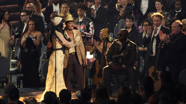 Lady Gaga, left, and Bruno Mars perform "California Dreamin'" during the 67th annual Grammy Awards on Sunday, Feb. 2, 2025, in Los Angeles. (AP Photo/Chris Pizzello)   Associated Press / LaPresse Only italy and Spain