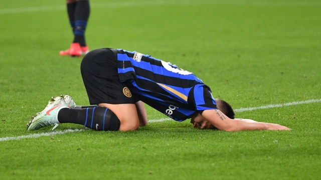 TURIN, ITALY - FEBRUARY 16: Lautaro Martinez of FC Internazionale reacts after a missed chance during the Serie A match between Juventus and FC Internazionale at Allianz Stadium on February 16, 2025 in Turin, Italy. (Photo by Valerio Pennicino/Getty Images)