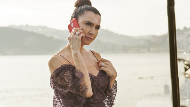 La forza di una donna e Forbidden Fruit le puntate di oggi 4 luglio