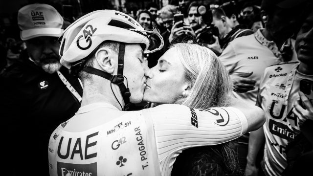 pogacar (Tadej) - (SLV) - uae team emirates xrg - 1 zigart (urska) - (slv) - CYCLISME TOUR DE FRANCE 2025 2025 MANTES-LA-VILLE/PARIS CHAMPS-ELYSEES PARIS FRANCE 27/07/2025 GARNIER ETIENNE photo retouchee