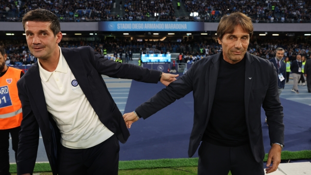 Inter Milanâs head coach Cristian Chivu, Napoliâs head coach Antonio Conte  during the Serie A soccer match between Napoli and Inter  at the Diego Armando Maradona Stadium in Naples, southern italy - Saturday , October 25 , 2025. Sport - Soccer .  (Photo by Alessandro Garofalo/LaPresse)