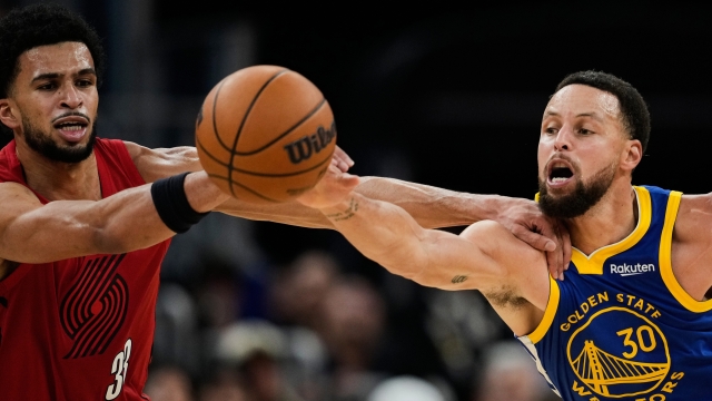 Portland Trail Blazers forward Toumani Camara, left, and Golden State Warriors guard Stephen Curry compete for possession of the ball during the second half of an NBA basketball game, Tuesday, Jan. 13, 2026, in San Francisco. (AP Photo/Godofredo A. Vásquez) 




Associated Press / LaPresse
Only italy and spain