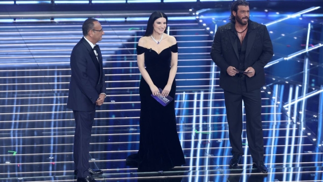 Pagelle outfit Sanremo 2026 prima serata