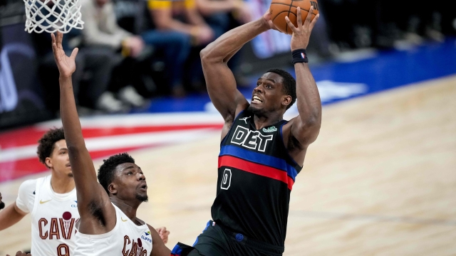  Jalen Duren #0 of the Detroit Pistons shoots the ball against Thomas Bryant #3 of the Cleveland Cavaliers during the fourth quarter at Little Caesars Arena on February 27, 2026 in Detroit, Michigan. NOTE TO USER: User expressly acknowledges and agrees that, by downloading and or using this photograph, User is consenting to the terms and conditions of the Getty Images License Agreement.   Nic Antaya/Getty Images/AFP (Photo by Nic Antaya / GETTY IMAGES NORTH AMERICA / Getty Images via AFP)