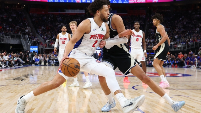  Cade Cunningham #2 of the Detroit Pistons tries to drive around Ousmane Dieng #21 of the Milwaukee Bucks during the second half at Little Caesars Arena on April 08, 2026 in Detroit, Michigan. NOTE TO USER: User expressly acknowledges and agrees that, by downloading and or using this photograph, User is consenting to the terms and conditions of the Getty Images License Agreement.   Gregory Shamus/Getty Images/AFP (Photo by Gregory Shamus / GETTY IMAGES NORTH AMERICA / Getty Images via AFP)