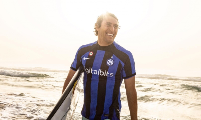 Leonardo Fioravanti con la maglia dell'Inter.