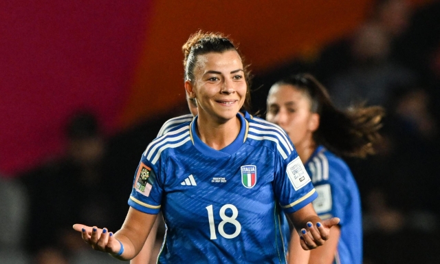 Italy's midfielder #18 Arianna Caruso appeals a referee's decision during the Australia and New Zealand 2023 Women's World Cup Group G football match between Italy and Argentina at Eden Park in Auckland on July 24, 2023. (Photo by Saeed KHAN / AFP)