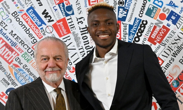 Napoli's president Aurelio De Laurentiis (L) and Napoli's Nigerian forward Victor Osimhen prior to be awarded as 'Best Foreign Athlete of the Year' by Italian foreign press association in Rome, Italy, 06 March 2023.  ANSA/ETTORE FERRARI
