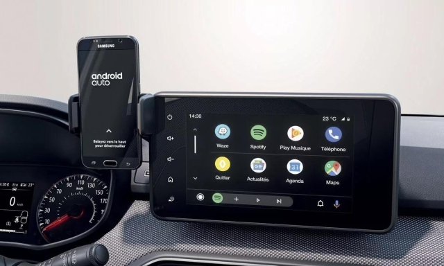 YouTube sta arrivando su Android Auto, ma sembra la radio