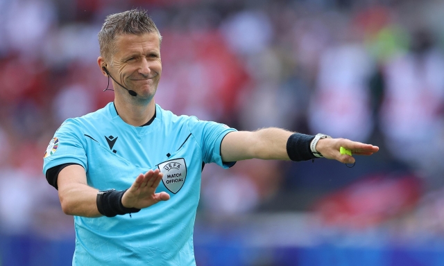 Orsato: "Pensavo che gli arbitri fossero degli sfigati... poi ho pianto per la Champions"