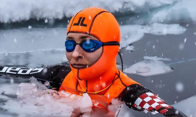 Cafolla campionessa da brividi: è la n.1 al mondo nell'apnea dinamica sotto il ghiaccio