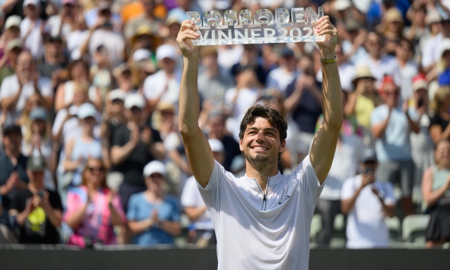 Fritz trionfa a Stoccarda: piega Zverev e torna 4° al mondo. Sinner ad Halle debutta con Hanfmann