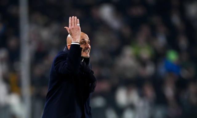Spalletti litiga con un tifoso in tribuna: "La prossima volta stai a casa". E dopo il gol...