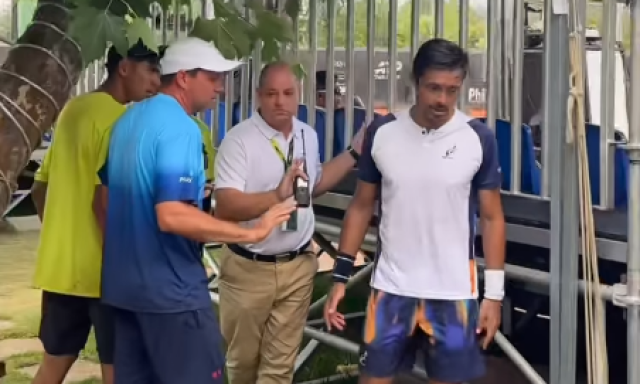 Insulti razzisti e gesti da scimmia verso il pubblico: arrestati due doppisti in un Challenger