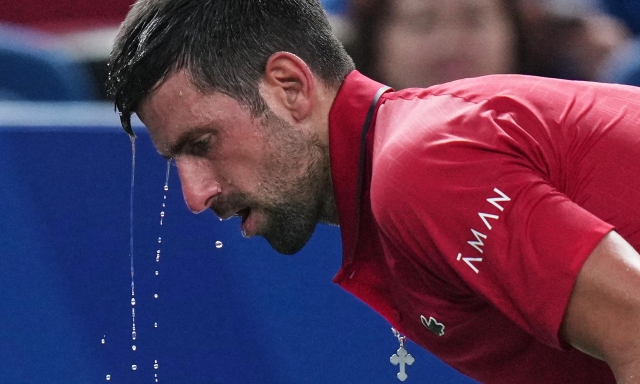 Allarme caldo agli Australian Open, previsti 40 gradi. Cambio orari: come funziona il protocollo