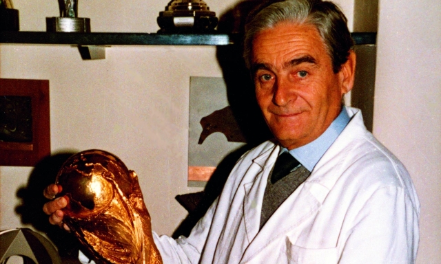 Inaugurata a Milano la targa per Silvio Gazzaniga: disegnò la Coppa del Mondo