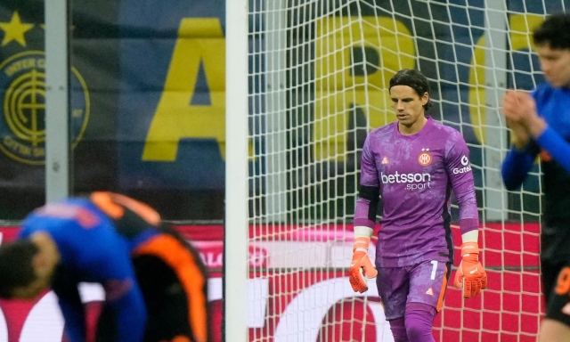 Sommer e Zielinski, ma cosa fate? Pasticcio incredibile e Moreo segna quasi da metacampo