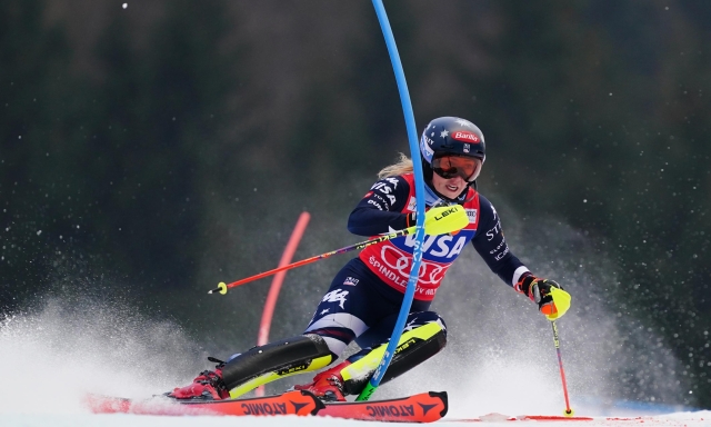 Shiffrin padrona dello slalom, a Spindleruv Mlyn in testa con oltre un secondo su Holdener