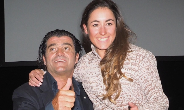 Tomba e Compagnoni gli ultimi tedofori. E nella cerimonia c'è anche il bimbo lasciato a piedi dal bus