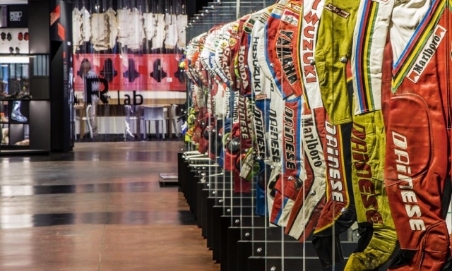 Dainese, inizia una nuova era: Hps e Arcmont acquisiscono il 100% del gruppo