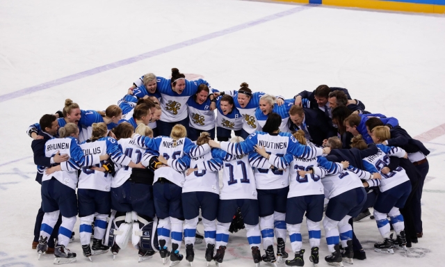 Vomito e dissenteria, 4 atlete ko: la Finlandia femminile di hockey in emergenza