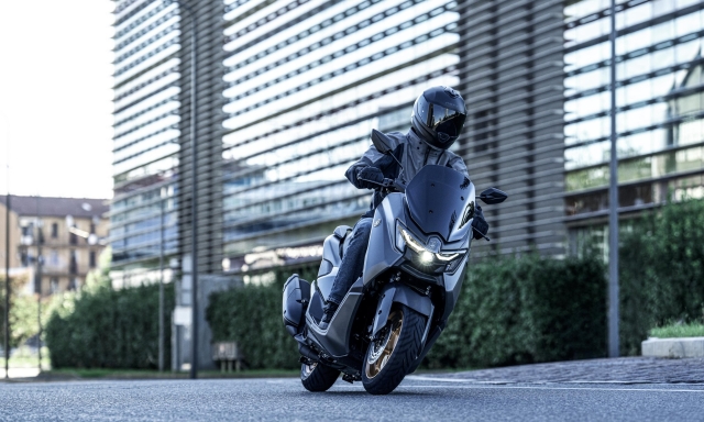 Yamaha Nmax 155 Tech Max: domina la città con la nuova Yecvt