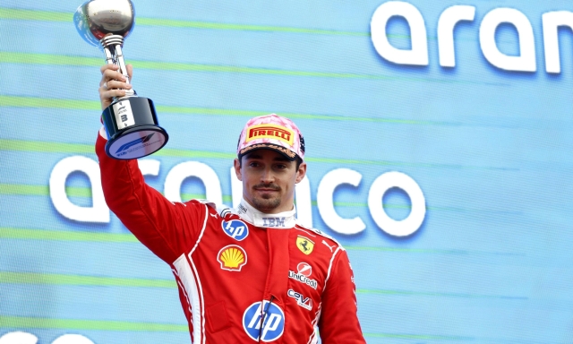 La Ferrari annuncia: rinnovo pluriennale per Leclerc. Charles: "Non potrei essere più felice"