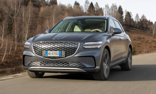 Genesis Electrified GV70: si viaggia nel comfort e nel silenzio