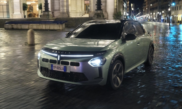 Lancia Ypsilon Turbo 100 a cambio manuale: costa 3mila euro in meno