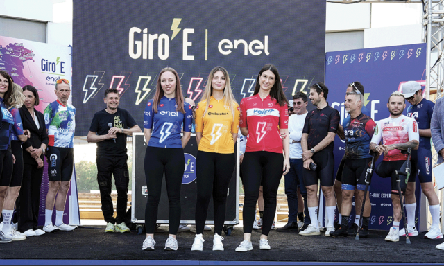 Da Bugno a Chiappucci, i campioni del passato al Giro-E