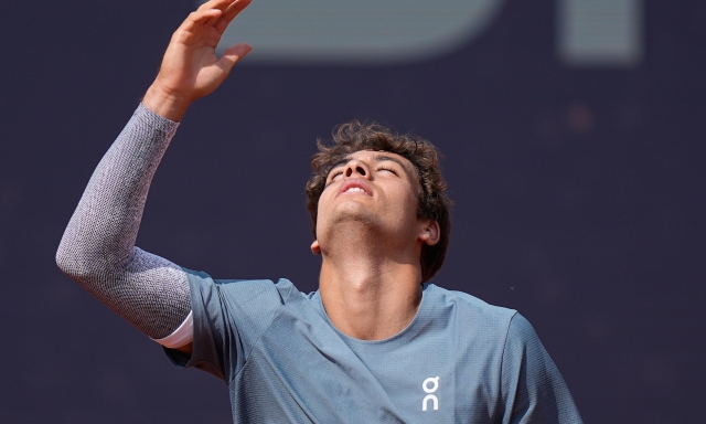 Cobolli show: travolge Zverev ed è in finale a Monaco. Poi la dedica in lacrime al piccolo Mattia