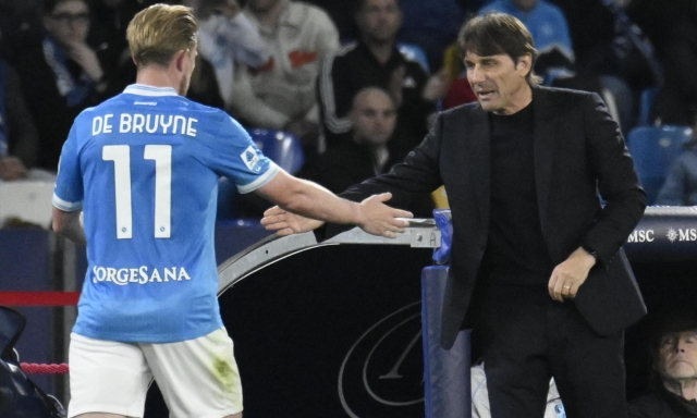Napoli, Conte ritrova De Bruyne: contro il Pisa ci sarà