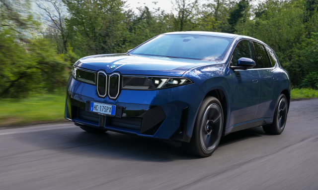 Bmw iX3: è davvero un salto generazionale? Come va e quanto consuma