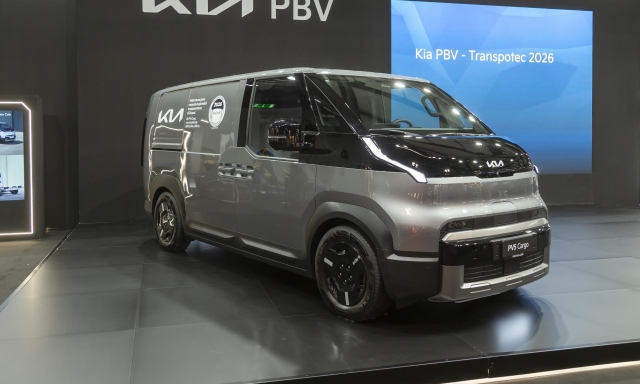 Kia PV5: il nuovo van elettrico visto da vicino a Transpotec Logitec 2026