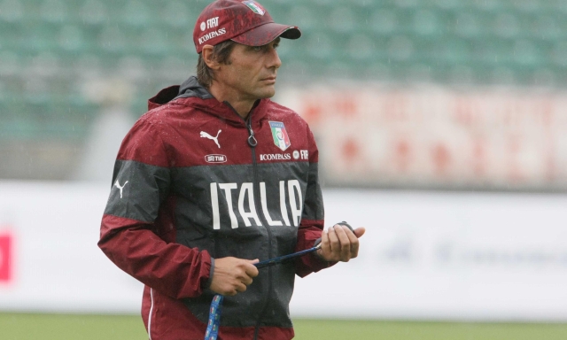 Italia, Conte in pole: la Serie A lo spinge. Problema budget? Se intervengono gli sponsor...