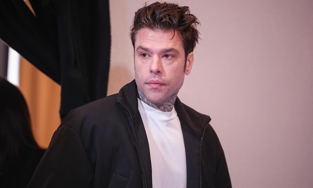 Fedez attacca Piqué e la sua Kings League: "Fa soldi sfruttando le persone. In cambio solo briciole"