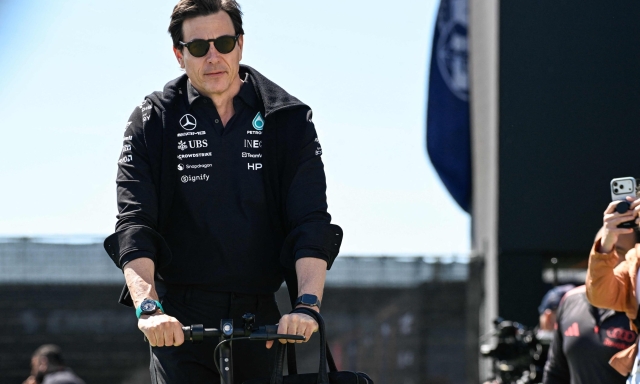 Wolff e la regola Verstappen per Kimi e George: "Lui lascerebbe spazio in quel punto? No"