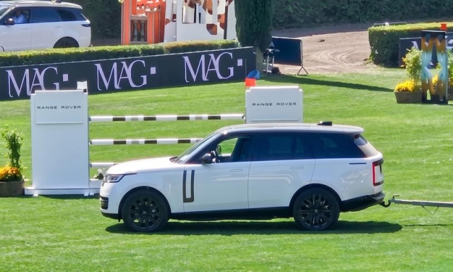 Range Rover al Concorso Ippico di Piazza di Siena a Roma